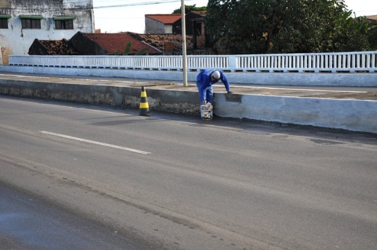Obra na ponte do Rio do Sal provoca alteração no trânsito