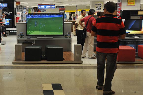101,8 milhões de brasileiros devem ir às compras para o Dia dos Pais, diz pesquisa