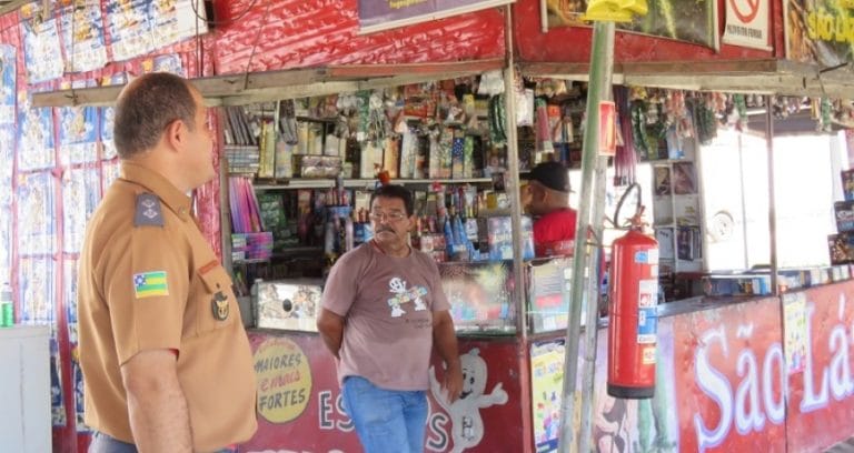 CB intensifica vistorias em barracas de fogos de artifício