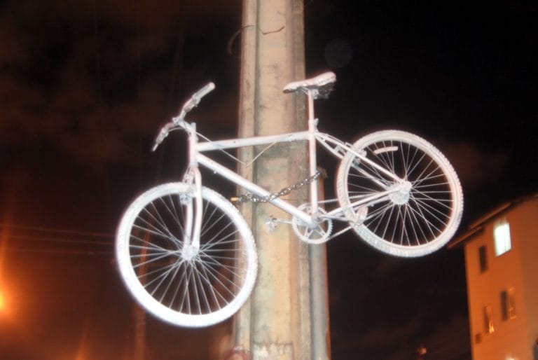 ONG realiza protesto contra morte de ciclista na SE-100