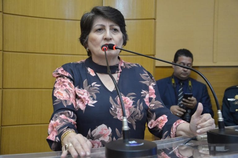 Parlamentar cobra regularidade do tratamento contra o câncer