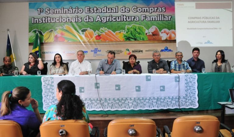Seminário estimula compras de alimentos junto a cooperativas