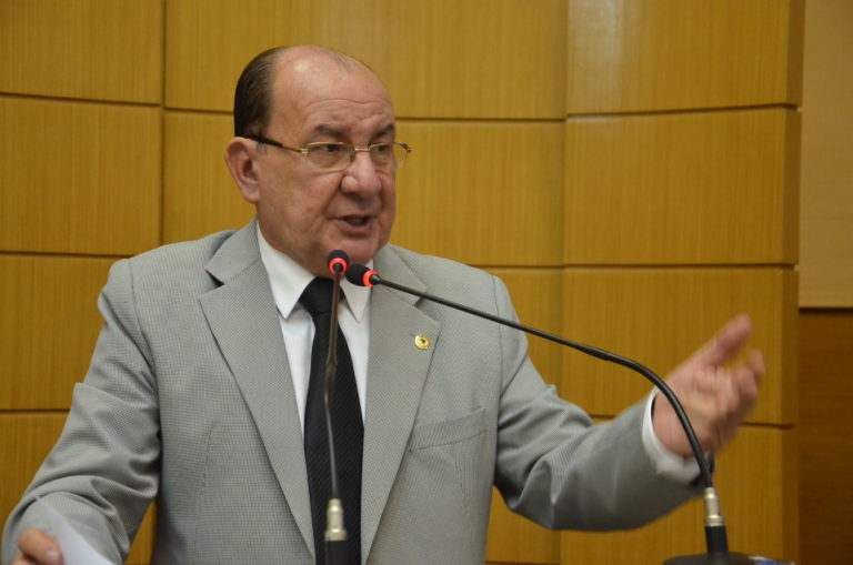 Parlamentar cobra solução para radioterapia do HC