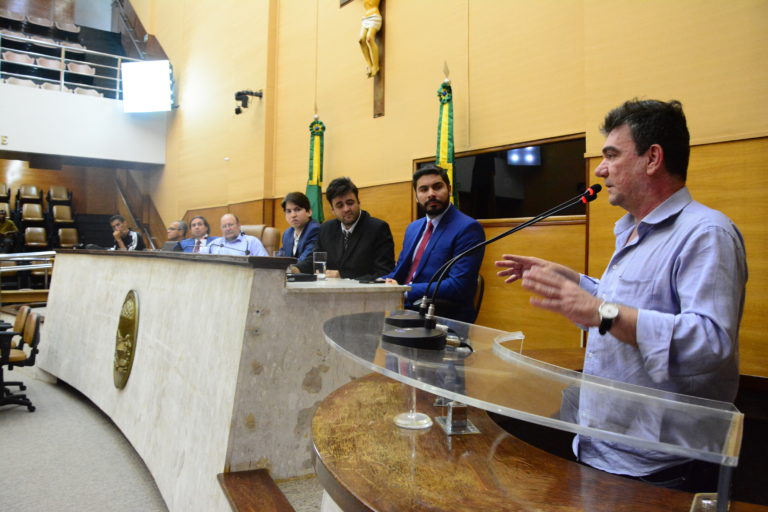 Incentivo ao futebol de várzea e amador é debatido na Alese