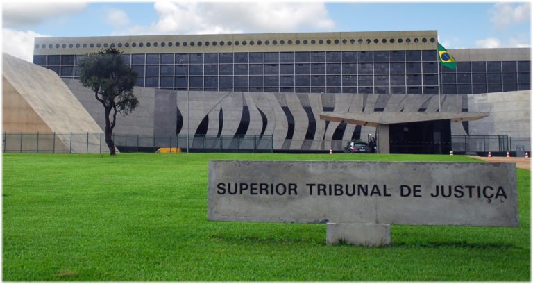 STJ nega pedido de suspeição de Moro feito por defesa de Lula
