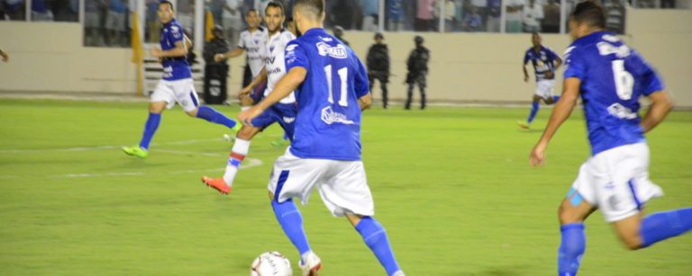 Confiança vence e ainda luta para chegar a Série B