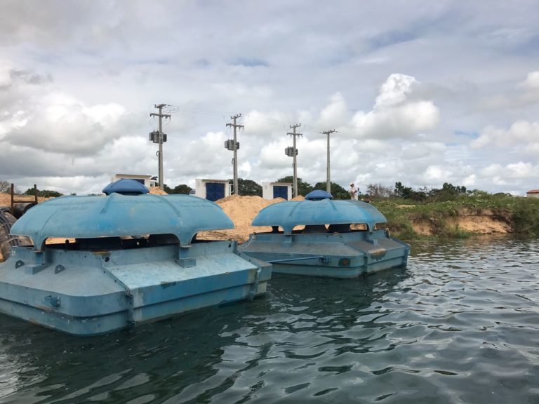 Flutuantes da Sabesp são instalados em Propriá