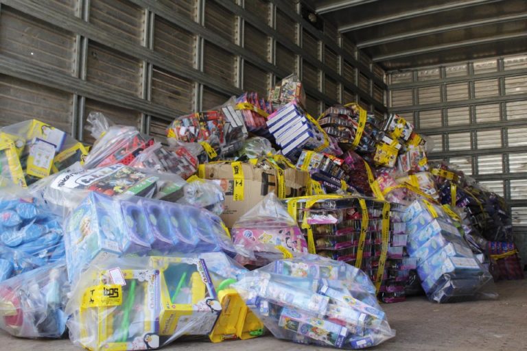 Mais de 3,4 mil brinquedos são apreendidos em fiscalização no Centro da capital