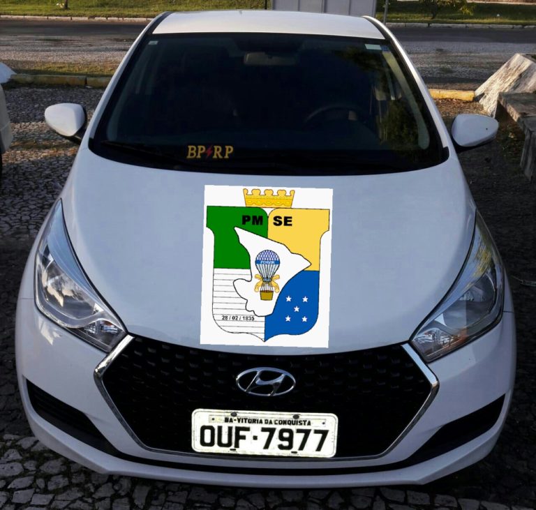 Adolescentes são apreendidos com carro roubado