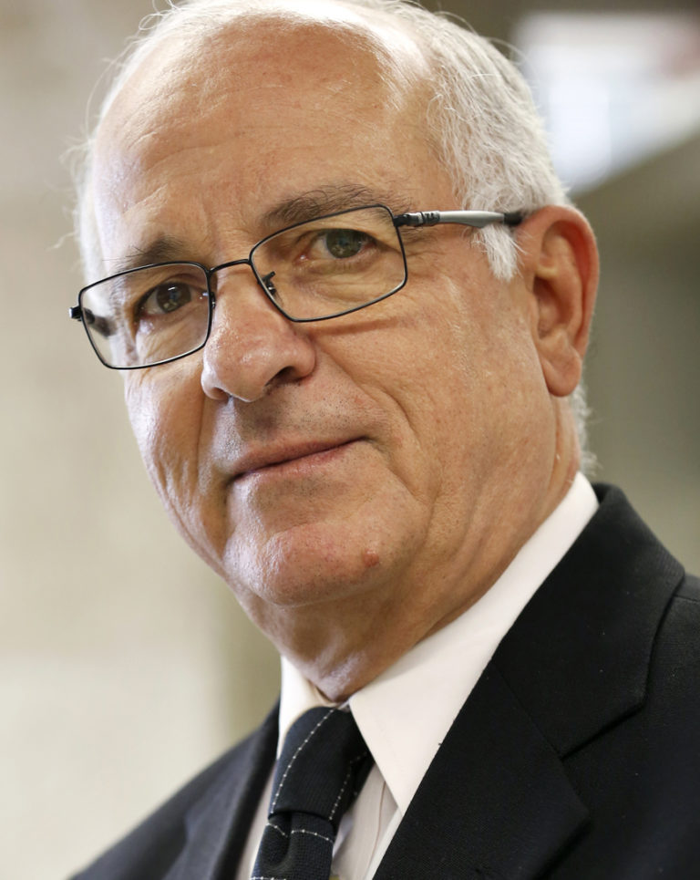 Desembargador sergipano Vladimir Carvalho lança livro