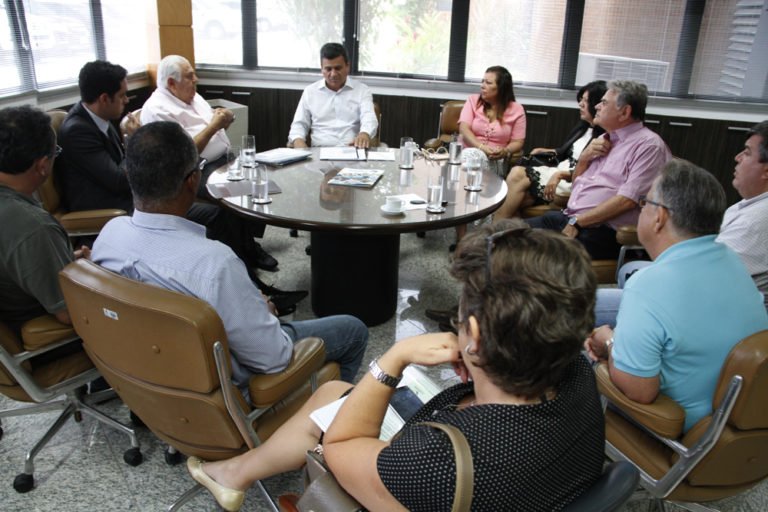 Obras públicas são debatidas no TCE