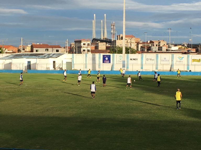 Confiança enfrenta o Dorense na Arena Batistão