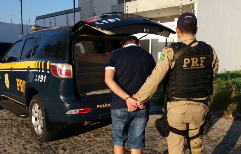 PRF e PF realizam operação na cidade de Itabaiana