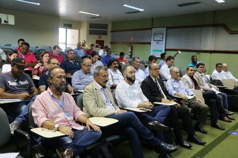 Workshop reúne empresários da indústria ceramista