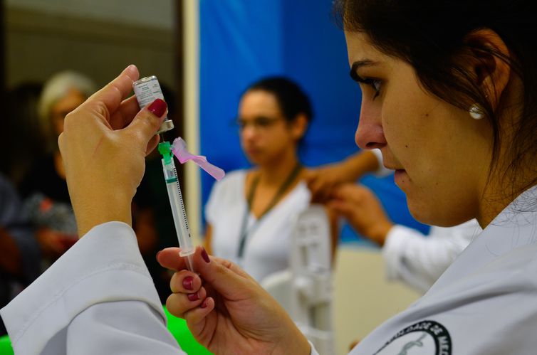 Vacinação contra a gripe começa hoje