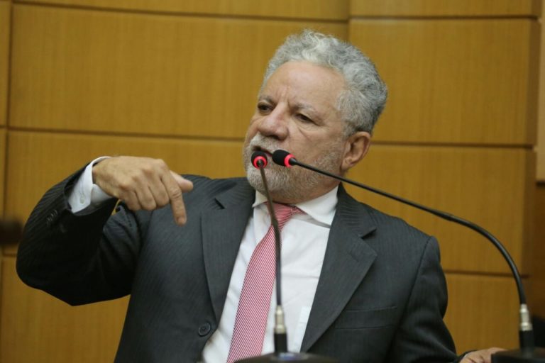Gualberto destaca liminar sobre cobrança de impostos