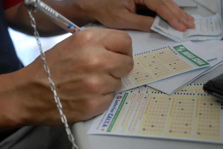 Mega-Sena acumula e deve pagar R$ 8,5 milhões na sexta