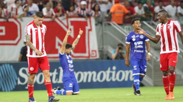 Confiança bate o Náutico e lidera a Série C