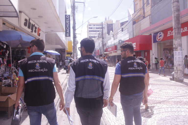 Procon realiza  fiscalização no Centro de Aracaju