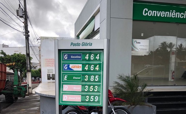 Procon Estadual fiscaliza postos de combustíveis em Glória