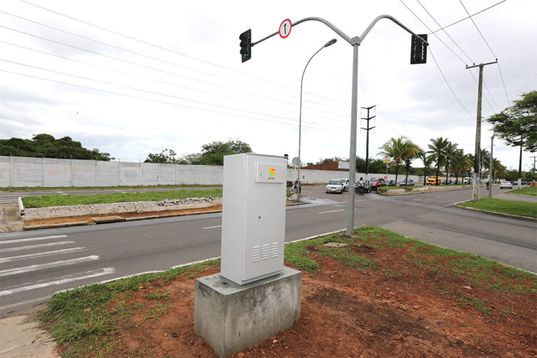 Semaforização inteligente otimizará trânsito em Aracaju
