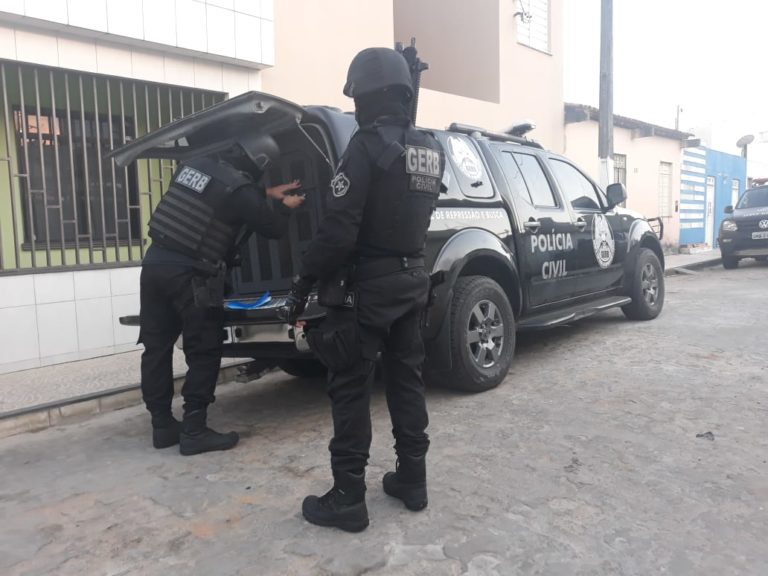Equipes da PC realizam operação Enedra na região de Simão Dias