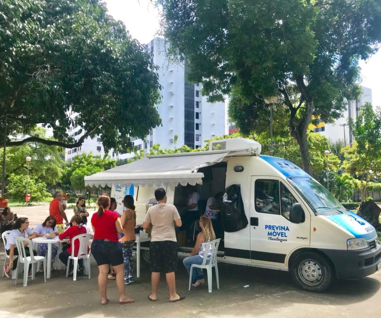 Previna Móvel leva testes rápidos para a população