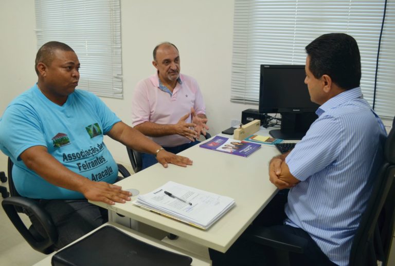 Vereador solicita manutenção de feira no Santos Dumont