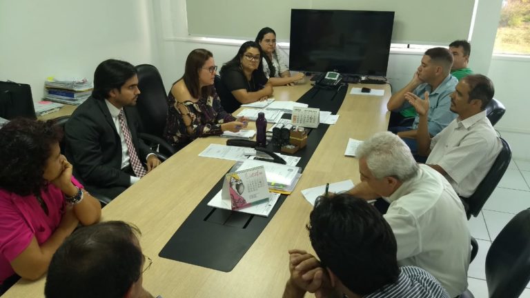 Prefeitura recebe Sindimed para viabilizar fim da greve