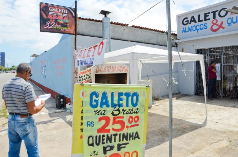 PMA fiscaliza fachadas em estabelecimentos comerciais