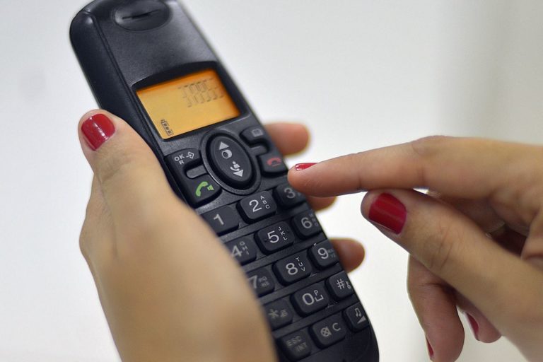Chamadas de fixo para celular ficam mais baratas