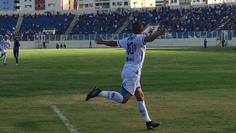 Confiança vence Olímpico por 2 a 0 e segue na ponta do Sergipão
