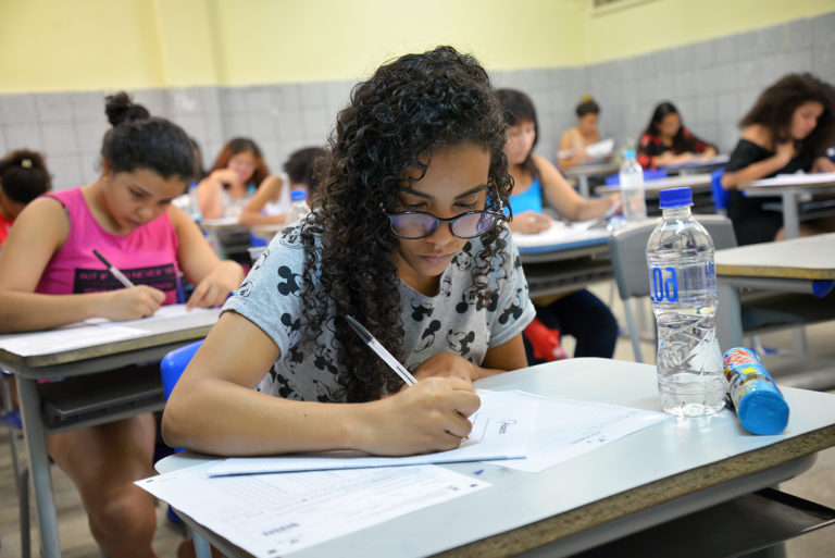 Mais de 12 mil se inscrevem em seleção do Pré Universitário