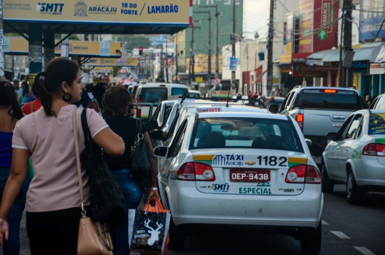 Emsurb fiscaliza comércio ambulante no Centro