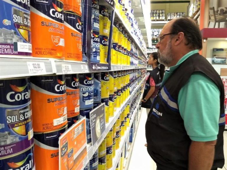 Lojas de material de construção são autuadas pelo Procon