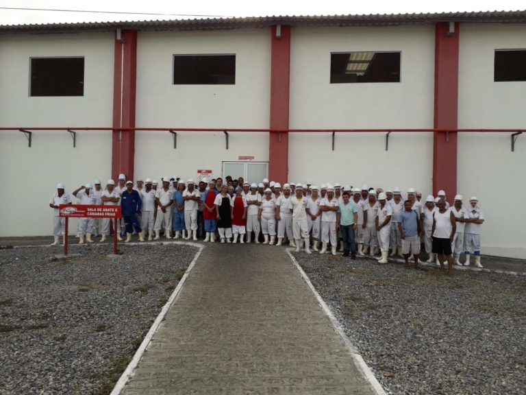 Bloqueio no Frigorífico Serrano compromete o abastecimento de carne em 20 cidades
