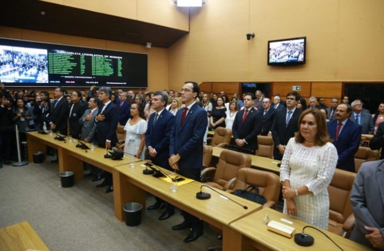 Deputados estaduais voltam ao trabalho no dia, 15
