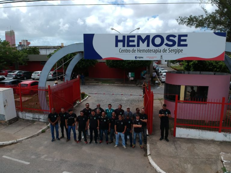 Agentes socioeducativos realizam ‘protesto solidário’