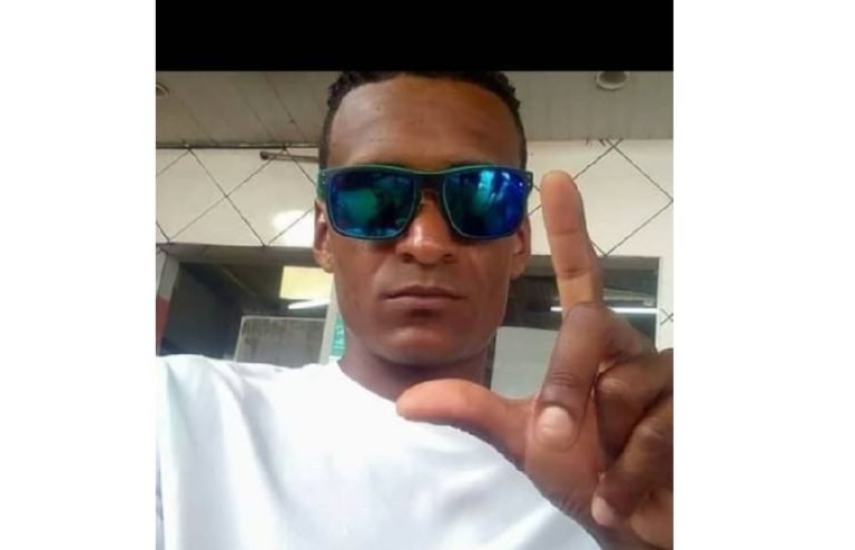 Mulher é assassinada a facadas em Umbaúba
