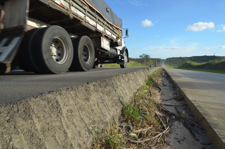 Justiça concede liminar para que Dnit e União acelerem duplicação da BR-101