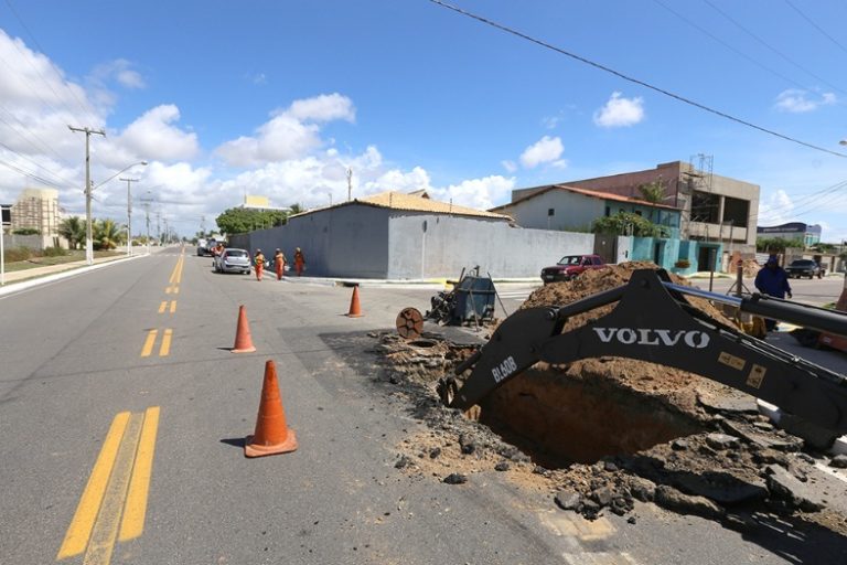 Prefeito ameaça não renovar concessão da Deso