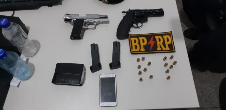 Homens são presos com pistola roubada da SSP