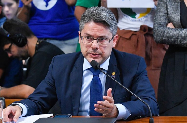 Alessandro deve protocolar CPI dos Tribunais semana que vem