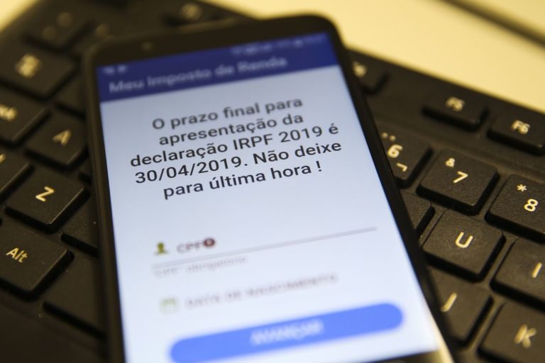 Contribuintes têm até hoje para entregar IR