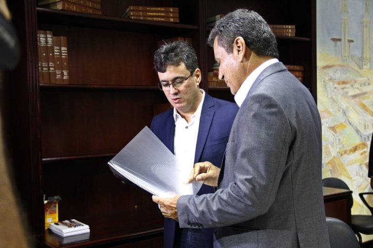 Governo analisará 470 casos de servidores irregulares