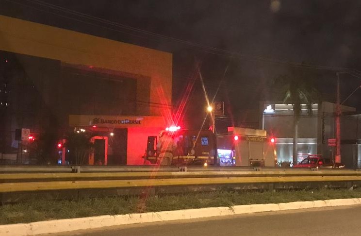 Duas agências do BB são alvos de incêndios na capital