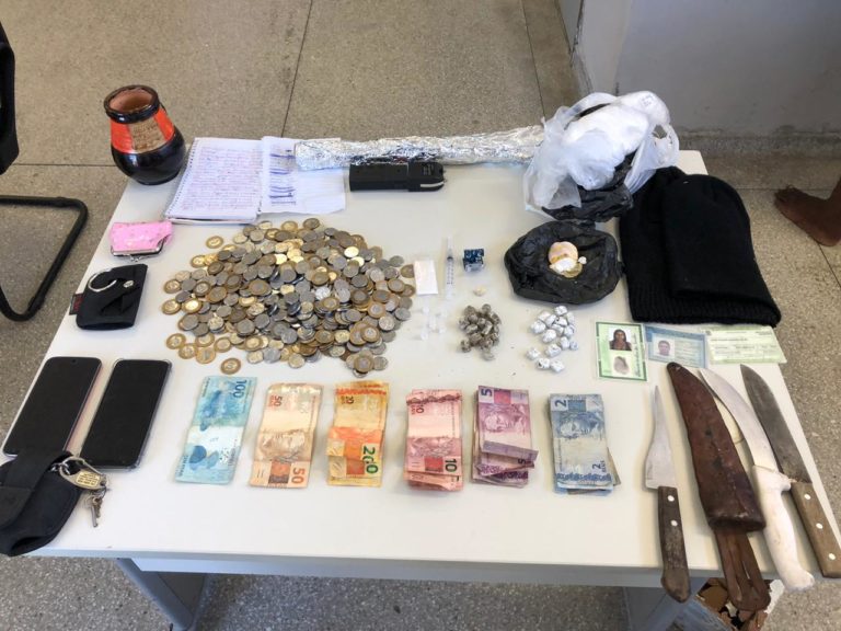 PC prende trio acusado de tráfico de drogas