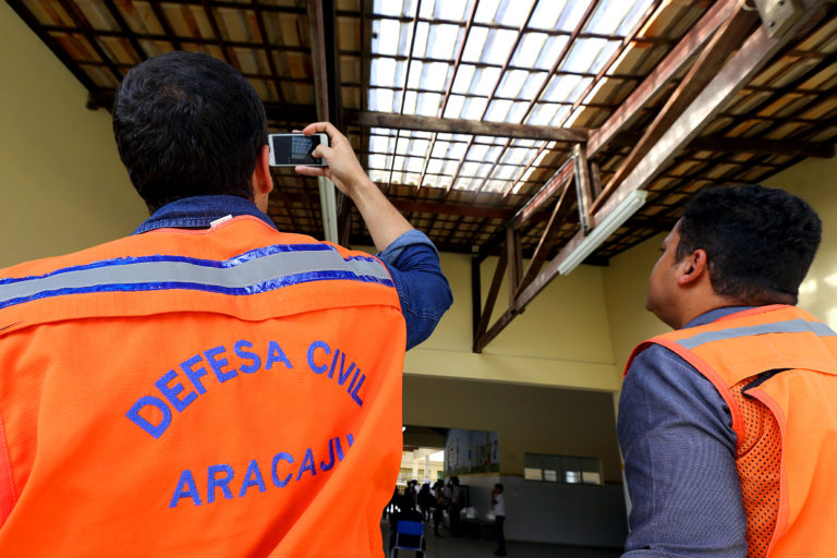 Defesa Civil vistoria unidades de saúde e de ensino