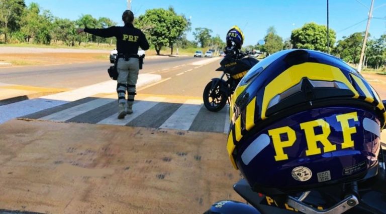 PRF recupera veículo roubado em Aracaju