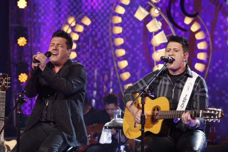 Bruno e Marrone se apresentam na Festa do Caminhoneiro